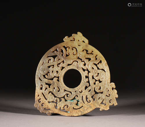 Jade wall with dragon pattern in ancient China