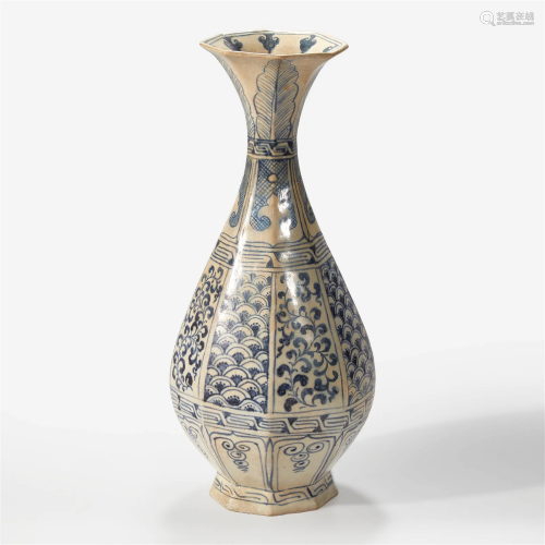 A Vietnamese blue and white octagonal bottle vase Le dynasty...