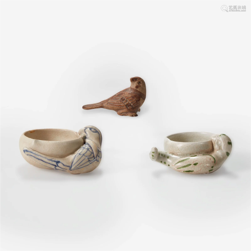 A Vietnamese small figure of a bird and two small "Parr...