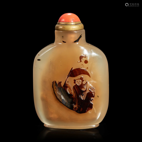 A Chinese carved shadow agate snuff bottle