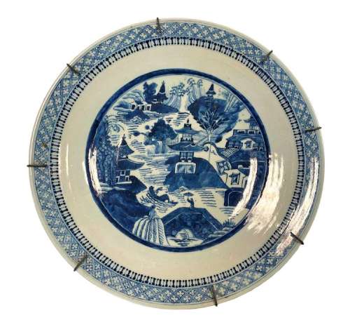 A Chinese blue and white porcelain shallow dish, Qing Dynast...