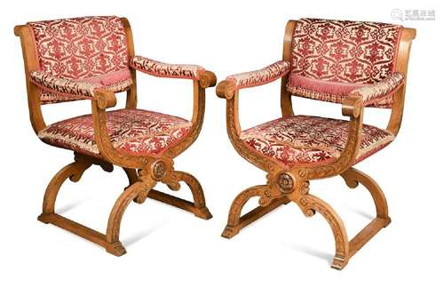 Pair of Edwardian walnut Savonarola chairs in the 17th centu...