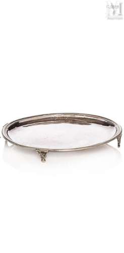 Assiette volante quadripode en argent,