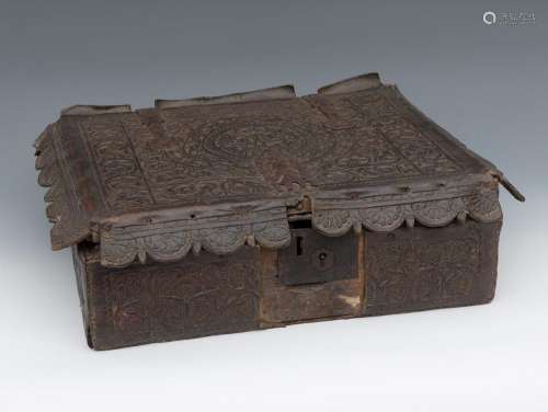 Colonial chest. Peru, 17th century.Wood, iron and leather.Fa...