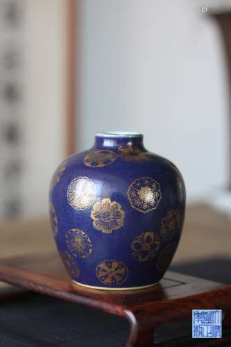 清 霽藍釉描金小瓶
