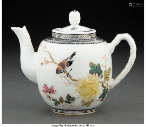 A Chinese Porcelain Teapot 4-3/4 x 5-3/4 x 3-1/2