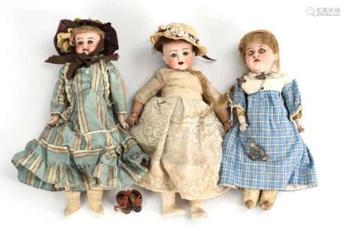 3 LITTLE DOLL LADIES. FOR THE DOLL DOCTOR.