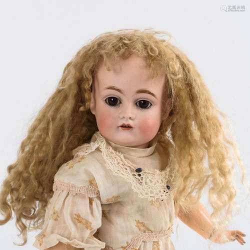 PETITE BLONDE GIRL DOLL. KESTNER.