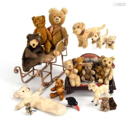 CONVOLUTE ANIMALS AND TEDDY BEARS WITH SLED AND SOFA.