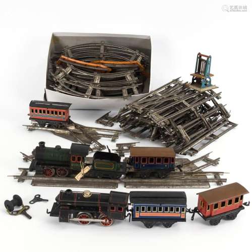 RAILROAD SET WITH 2 LOCOMOTIVES, 4 CARS AND RAILS. MÄRKLIN, ...