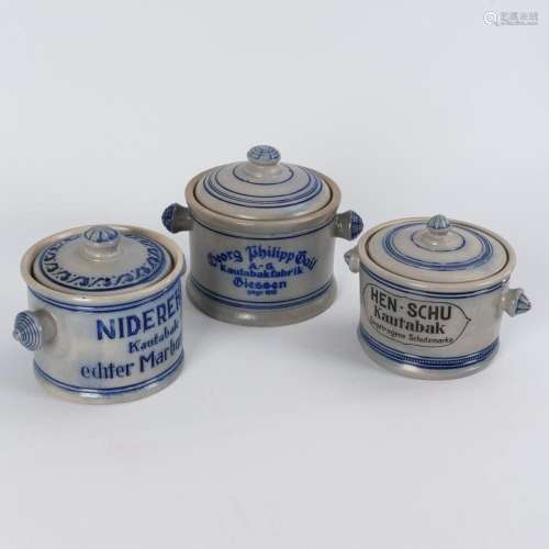 3 HISTORICIST CHEWING TOBACCO POTS WITH LIDS.