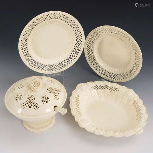 5 SERVICE PIECES WITH BREAKTHROUGH DECOR. ENGLAND.