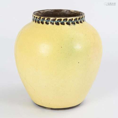 YELLOW ART NOUVEAU VASE. ART POTTERY MAX LAEUGER.