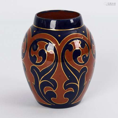 SMALL VASE. CADINS.