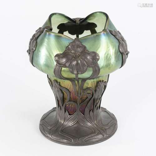 ART NOUVEAU VASE WITH PEWTER MOUNTING. SOLDER.