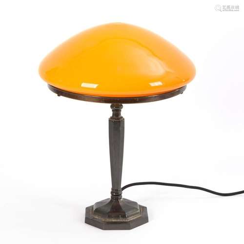 TABLE LAMP.