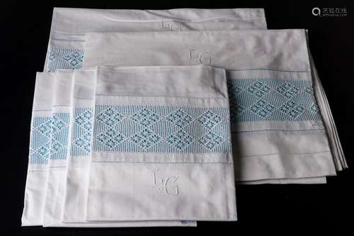 6-PIECE FOLDOVER SHEET SET CIRCA 1925.