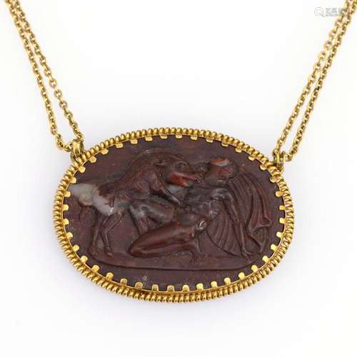 NECKLACE WITH JASPER RELIEF.