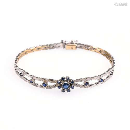 BRACELET WITH SAPPHIRES.