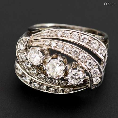 HIGH QUALITY LADIES RING WITH DIAMONDS.