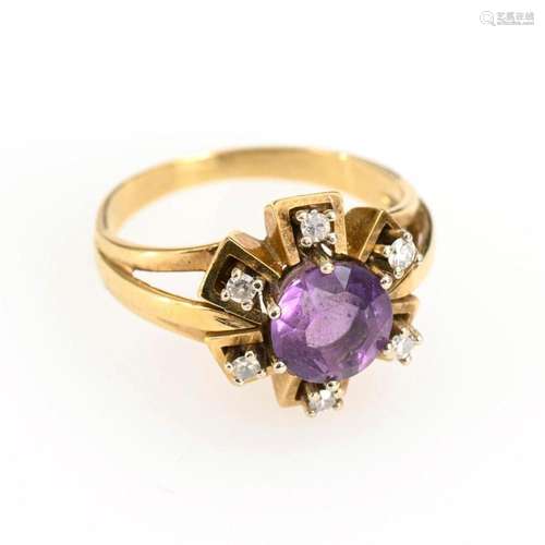 RING WITH AMETHYST AND DIAMONDS.