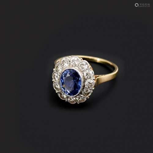 ART DECO RING WITH SAPPHIRE AND OLD CUT DIAMONDS.