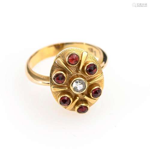 RING WITH GARNETS AND LEUCOSAPHIRE?.