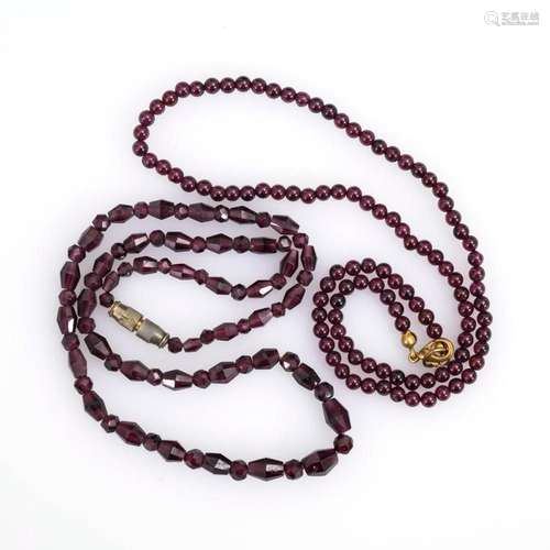 2 GARNET CHAINS.