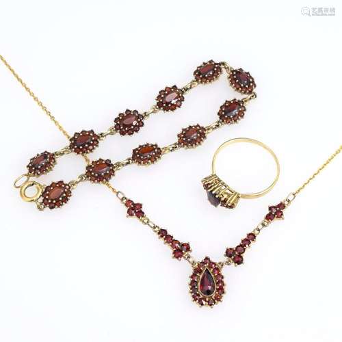 3 PARTS GARNET JEWELRY.