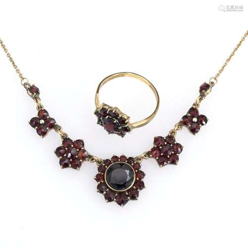 GARNET NECKLACE AND RING.