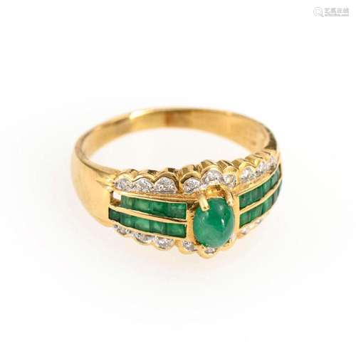 RING WITH EMERALDS AND DIAMONDS.