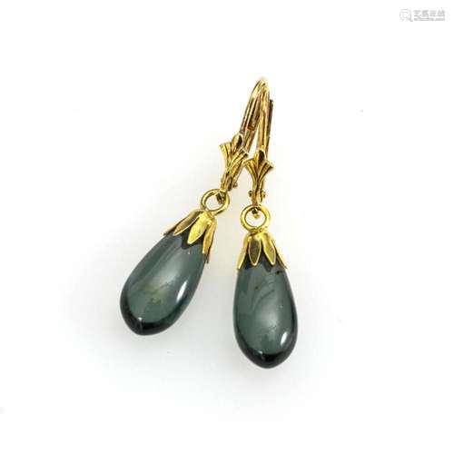 PAIR OF EARRINGS WITH GREEN STONES?.