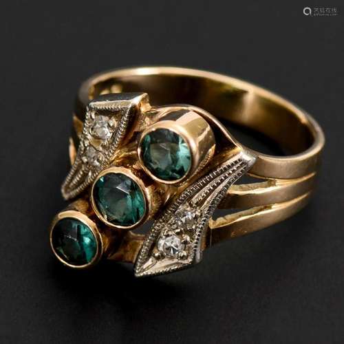 RING WITH TOURMALINES AND DIAMONDS.