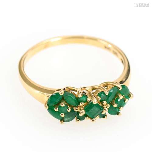 RING WITH EMERALDS.