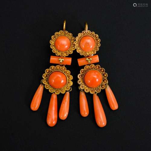 ITALIAN PAIR OF EARRINGS WITH CORALS 2ND H. 19TH C.