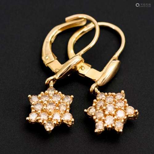 PAIR OF EARRINGS WITH DIAMONDS.