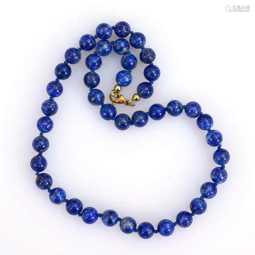 SHORT LAPIS LAZULI CHAIN.