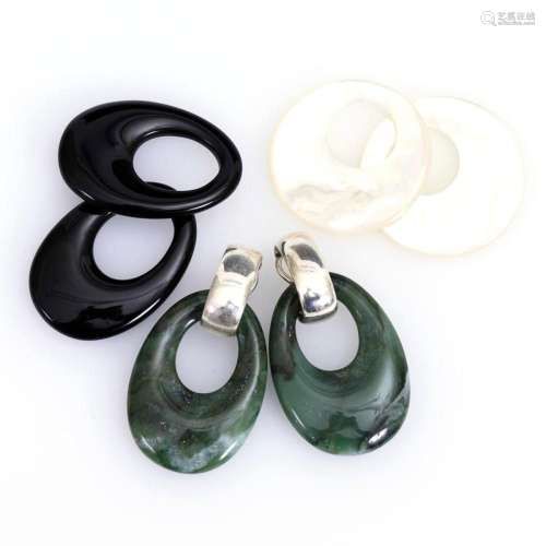 EAR CLIP PAIR WITH 3 PAIRS OF PENDANTS.