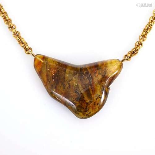 LARGE AMBER NECKLACE.