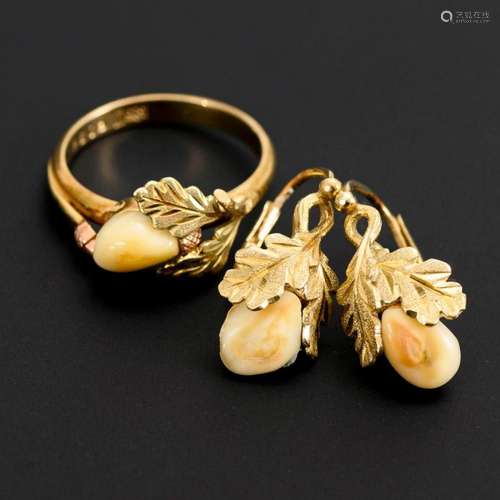 RING AND PAIR OF EARRINGS WITH GRANDEL.