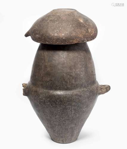 Bikonische Urne mit Deckel