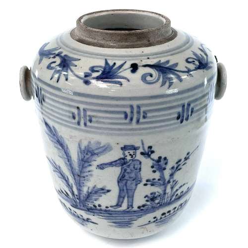 A Chinese blue and white porcelain pail, early 19th century,...