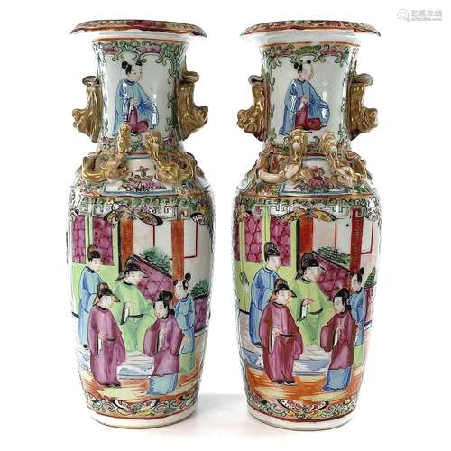 A pair of Chinese Canton porcelain vases, 19th century, each...