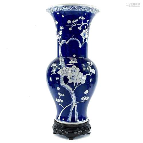 A large Chinese blue and white porcelain prunus blossom patt...