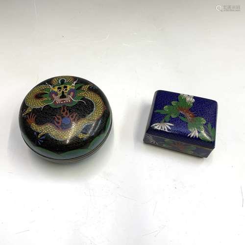 A Chinese cloisonne circular box and cover, late 19th centur...