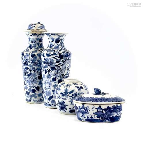 A pair of Chinese blue and white porcelain vases, late 19th ...