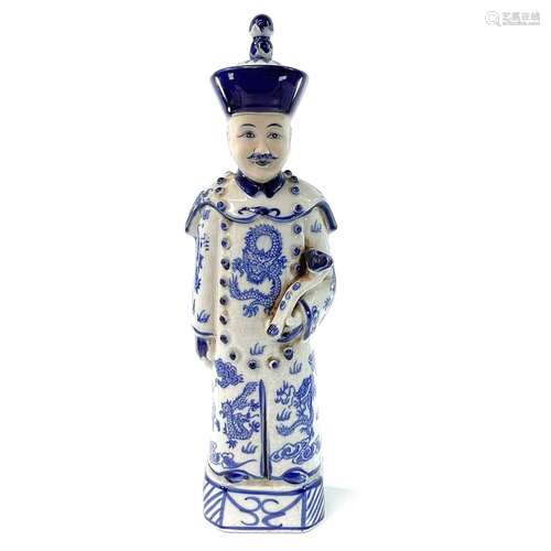 A Chinese blue and white porcelain figure of an Emperor, 20t...