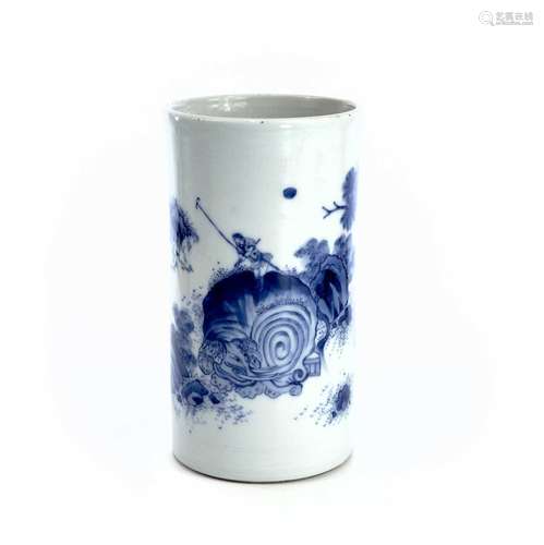 A Chinese blue and white porcelain brush pot, Qing Dynasty, ...