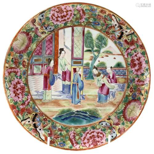 A Chinese Canton porcelain plate, 19th century, decorated wi...