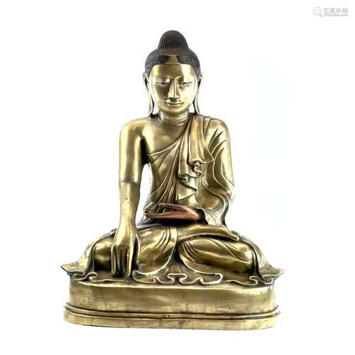 A large Chinese bronze buddha, 19th century, height 40cm, wi...